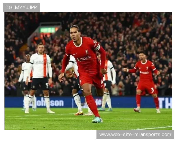 利物浦角球战术极具威胁，范迪克头球顶偏